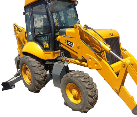 Chargeur JCB 3CX utilisé en bon état avec une charge nominale de 6 tonnes et année 2016