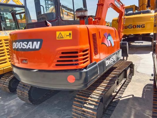Excavateur Doosan DH55 de 5,5 tonnes avec cylindre hydraulique d'origine et peu d'heures de travail