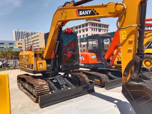 0.32M3 Capacité de seau Sany SY75C Pro Excavator Original cylindre hydraulique et à droite