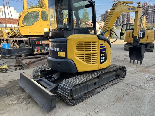Machine utilisée moyenne Komatsu PC50 5Ton mini-fosseuse hydraulique Excavatrice rampante Année 2016