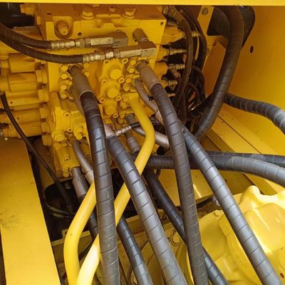 Excavatrice Komatsu PC220 avec 22000 kg de poids de la machine et cylindre hydraulique d'origine