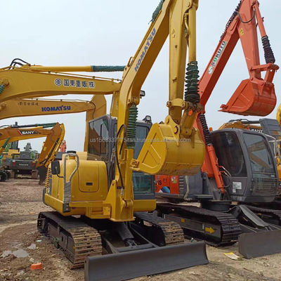 Excavateur à chenilles Komatsu PC56-7 d'occasion avec un temps de travail réduit et un poids de 5 tonnes