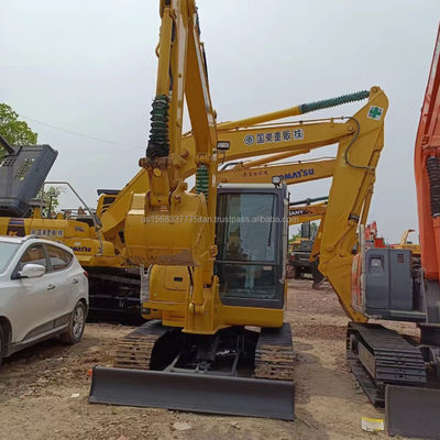 Excavatrice utilisée Komatsu PC56-7 avec 0 à 2000 heures de travail et soupape hydraulique d'origine