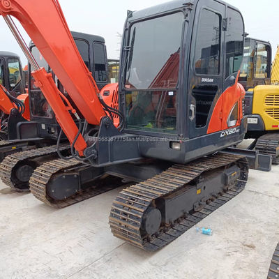 Excavateur DOOSAN DX60 avec une capacité de seau de 0,21 M3 sur le marché de la construction hydraulique