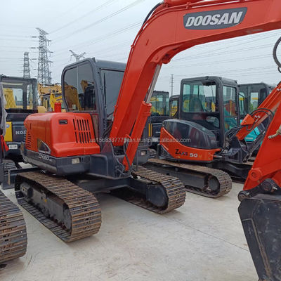 Excavateur DOOSAN DX60 avec une capacité de seau de 0,21 M3 sur le marché de la construction hydraulique