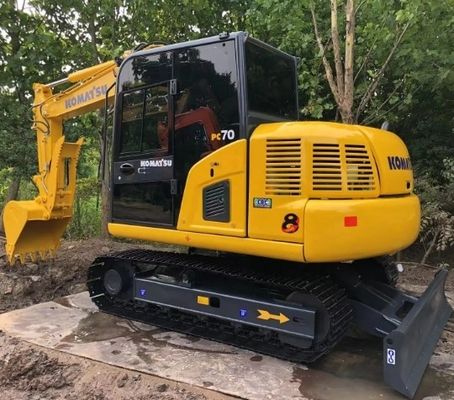 Excavateur d'occasion Komatsu PC70 7T avec une capacité de seau de 0,2 M3 et un bon état de marche