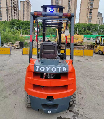 Le chariot élévateur Toyota 9F30 est la solution ultime pour les ateliers de matériaux de construction