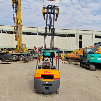 Camion élévateur à fourche d'occasion de 3 tonnes en provenance du Japon TCM Camion élévateur à fourche Fabrication avec 0-2000 heures de travail