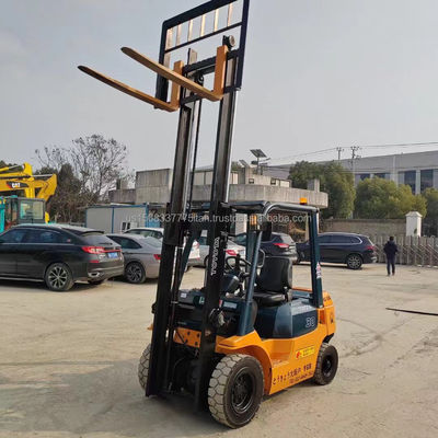 Toyota FD50 camion élévateur à fourche avec 45 kW de puissance et 4500 kg de poids en gros stock prêt