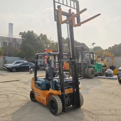 Toyota FD50 chariot élévateur en bon état et poids de 3 tonnes en stock
