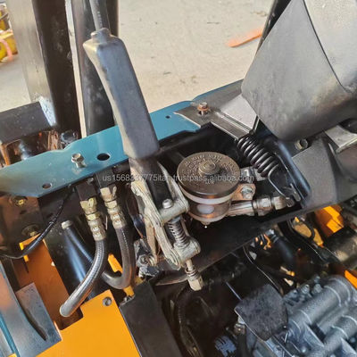 Camion élévateur Toyota FD50 avec original cylindre hydraulique en bon état