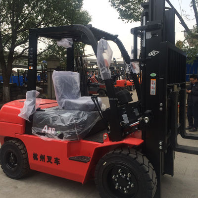 Le chariot élévateur Hangcha A30 3 tonnes diesel avec moteur de 45 kW et en excellent état par Hangzhou