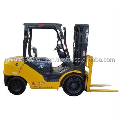 Temps de travail réduit Camion élévateur 3 tonnes Komatsu avec soupape hydraulique d'origine au Japon