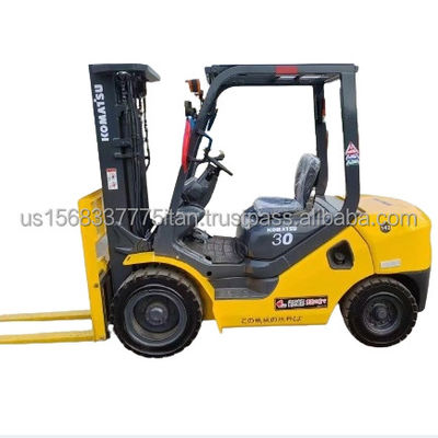Aucune capacité de seau utilisée 3 tonnes de chariot élévateur diesel Komatsu 30 avec soupape hydraulique d'origine