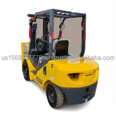 Petit chariot élévateur Komatsu d'occasion de 3 tonnes avec moteur Hangcha et pompe hydraulique originale