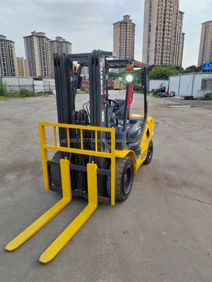 Petit chariot élévateur Komatsu d'occasion de 3 tonnes avec moteur Hangcha et pompe hydraulique originale