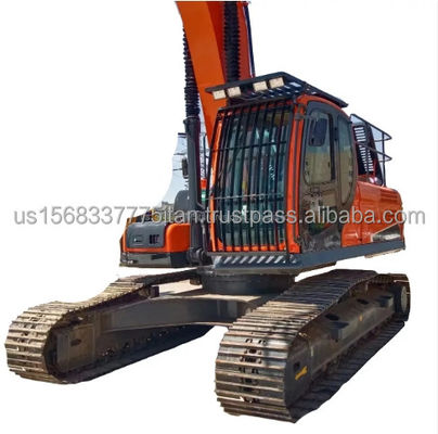 Excavateur Doosan DX300 avec une capacité de 1,5 m3 et un poids de 30000 kg
