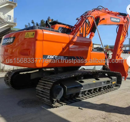 Doosan DX225 25 tonnes Excavators machines de construction utilisées avec des années d'expérience