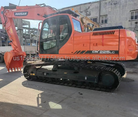 Doosan DX225 25 tonnes Excavators machines de construction utilisées avec des années d'expérience