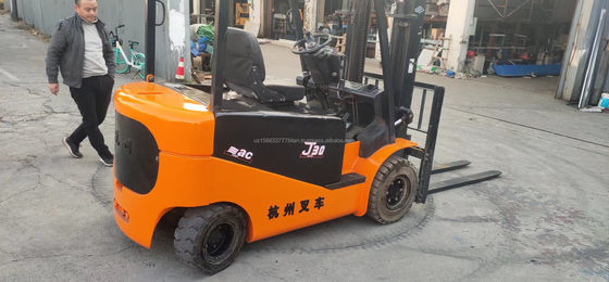 Hangzhou J30 Camion élévateur d'occasion avec des performances excellentes et un poids de 3000 kg