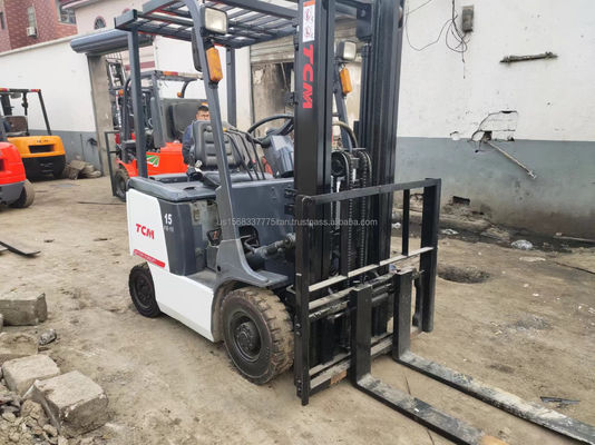 Le chariot élévateur TCM 3,5 t diesel en bon état avec des magasins de matériaux de construction et à un prix abordable