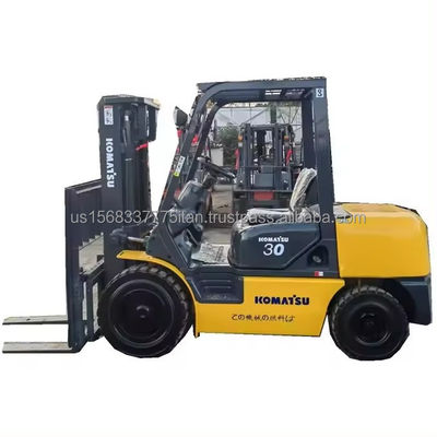 Camion élévateur Komatsu 30 d'occasion 2012 Excellente performance Diesel Camion élévateur d'origine