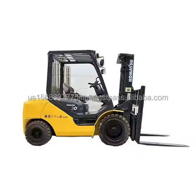 Magasins de matériaux de construction 3 tonnes Komatsu 30 chariot élévateur avec des performances originales excellentes