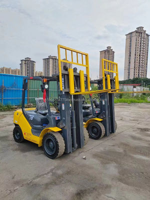 Magasins de matériaux de construction 3 tonnes Komatsu 30 chariot élévateur avec des performances originales excellentes