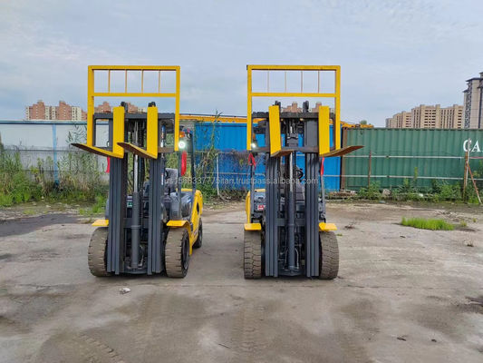 Magasins de matériaux de construction 3 tonnes Komatsu 30 chariot élévateur avec des performances originales excellentes