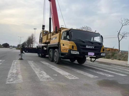 Une grue SANY de 55 tonnes utilisée avec des performances excellentes et un cylindre hydraulique durable