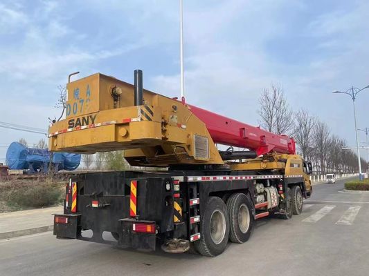 Une grue SANY de 55 tonnes utilisée avec des performances excellentes et un cylindre hydraulique durable