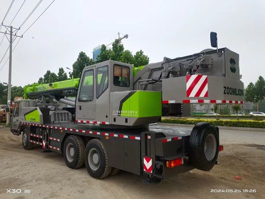 30 tonnes de grue Zoomlion utilisée avec des performances excellentes et une hauteur de levage maximale de 4,5 m