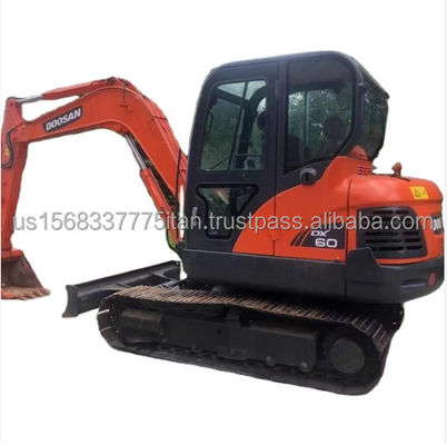 Excavateurs Doosan 6TON Dx60 Excavateur de voie de construction original moins d'heures de travail