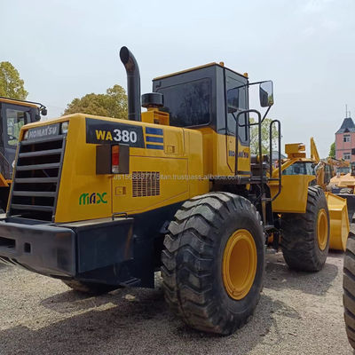 Utilisé Komatsu WA 380 chargeur Parfait pour les magasins de matériaux de construction
