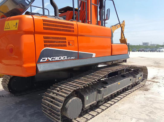 Excavateur DOOSAN DX300 avec pompe hydraulique d'origine et puissance de 159 kW Bonne performance