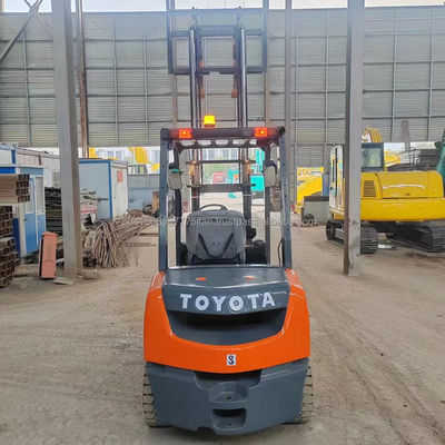Camion élévateur TOYOTA 8F30 à vendre et raisonnablement utilisé Camion élévateur diesel longueur de la fourchette 1000MM
