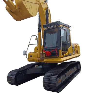 Le Japon a utilisé une pelle PC220 de Komatsu d'une capacité de 22 tonnes et une pompe hydraulique originale