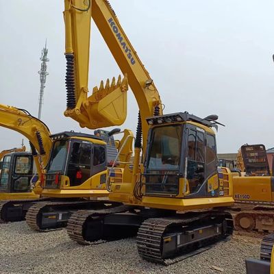 Excavateur Komatsu PC130 avec cylindre hydraulique d'origine et en bon état de fonctionnement