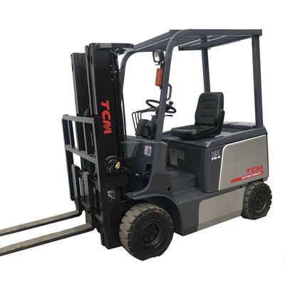 TCM 25 chariot élévateur à fourche 4,5 m 2,5 tonnes Grande performance machine utilisée pour les besoins du client