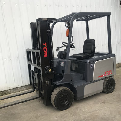 TCM 25 chariot élévateur à fourche 4,5 m 2,5 tonnes Grande performance machine utilisée pour les besoins du client