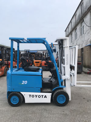 Toyota 2 tonnes de chariot élévateur et abordable pour vos opérations d'entrepôt