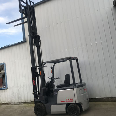 Longueur de la fourchette 1000 mm TCM 25 Téléchargeuse utilisée 4,5 m 2,5 tonnes Grande performance Machine utilisée