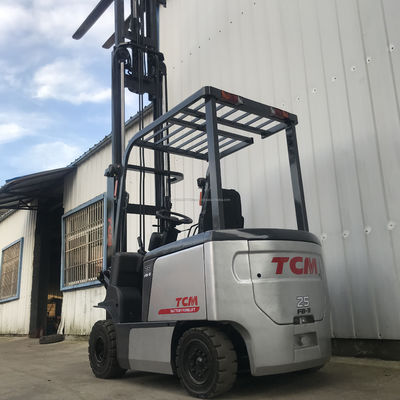 Longueur de la fourchette 1000 mm TCM 25 Téléchargeuse utilisée 4,5 m 2,5 tonnes Grande performance Machine utilisée