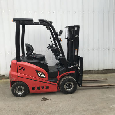 TCM Heli A18 chariot élévateur utilisé avec une hauteur de levage minimale de 4,5