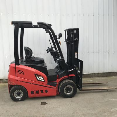 TCM Heli A18 chariot élévateur utilisé avec une hauteur de levage minimale de 4,5
