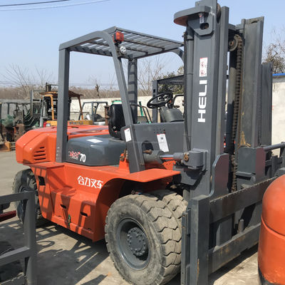 Camion élévateur à héli 7000 kg TCM diesel propane pour votre chargement et déchargement