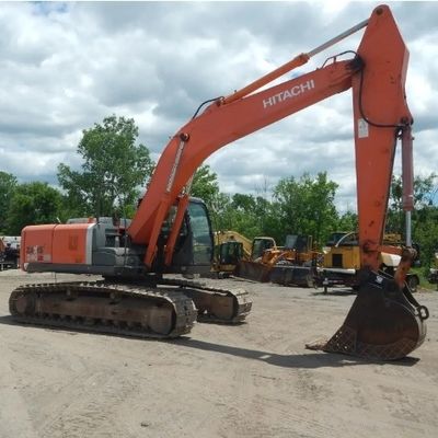 Une excavatrice Hitachi ZX240 de 24 tonnes avec une capacité de seau de 1,2 m3 et des performances parfaites