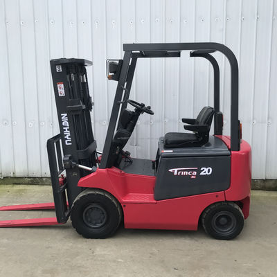 Nichiyu 2 tonnes chariot élévateur avec moteur diesel original et de haute performance