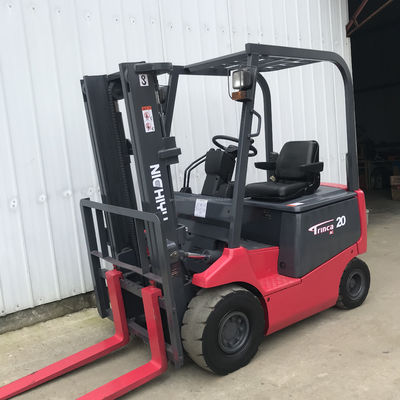 Nichiyu 2 tonnes chariot élévateur avec moteur diesel original et de haute performance