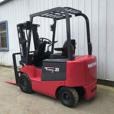 Nichiyu 2 tonnes chariot élévateur avec moteur diesel original et de haute performance